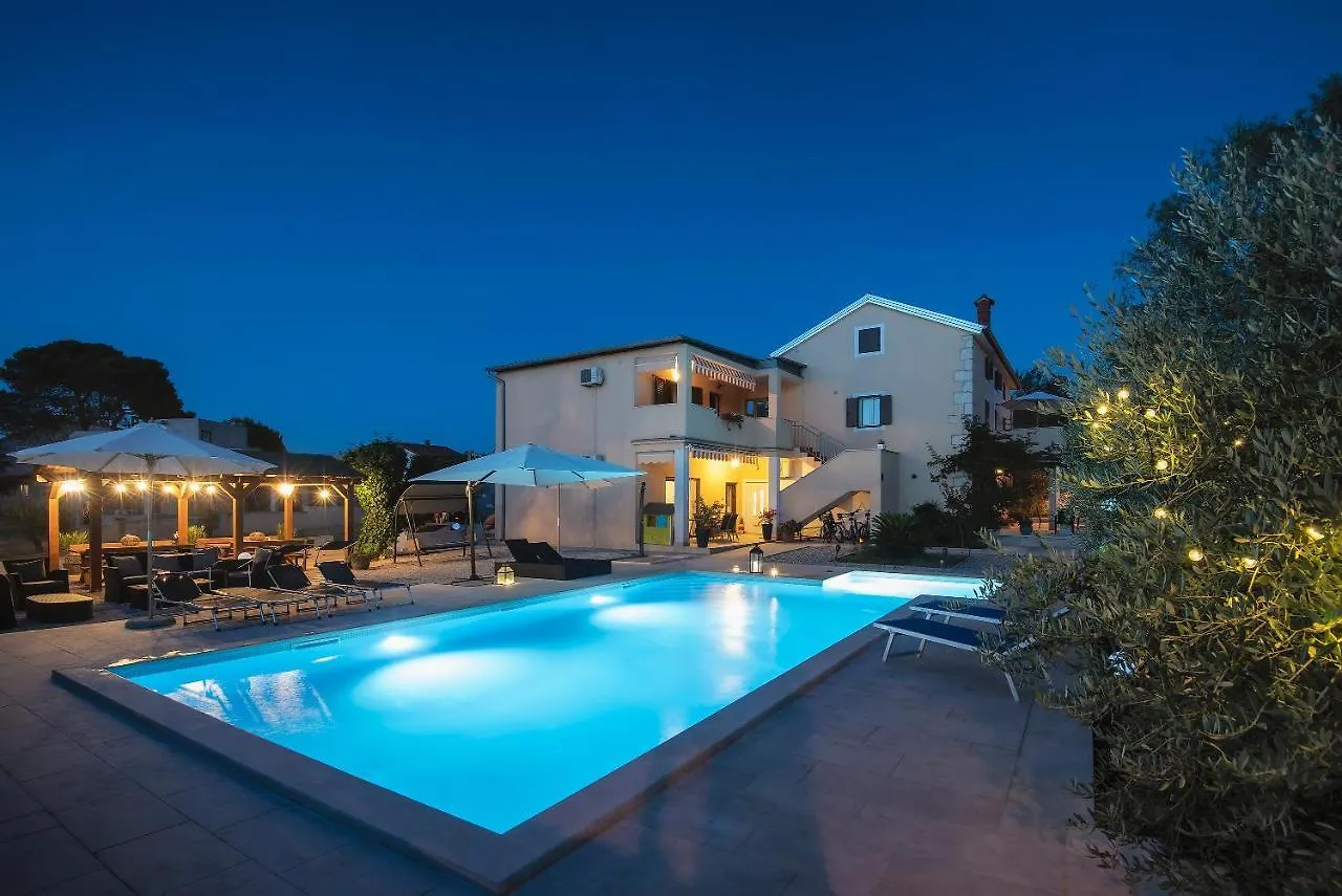 Apartments Vita Vinkuran 0*,