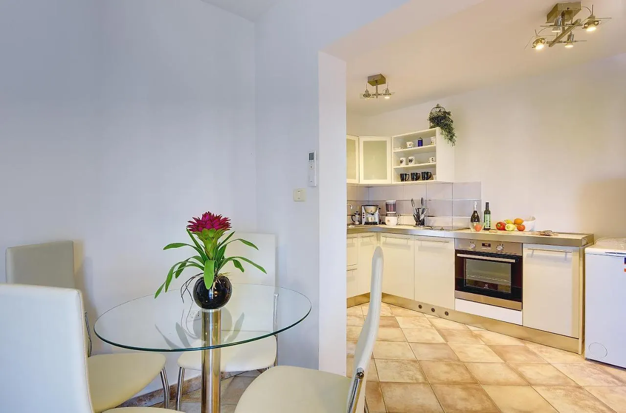 Apartments Vita Vinkuran 0*,  Croatia